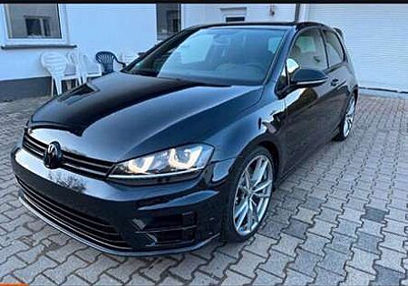 VW Golf Volkswagen R 4Motion BlueMotion Technology DSG