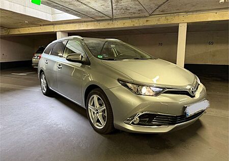 Toyota Auris Hybrid Executive