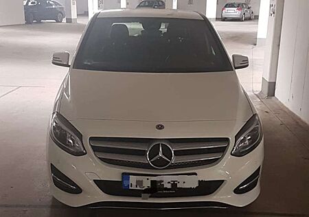 Mercedes-Benz B 180 7G-DCT Style