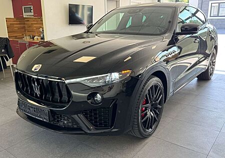 Maserati Levante Diesel GranSport Q4-Panorama-Carbon-360°