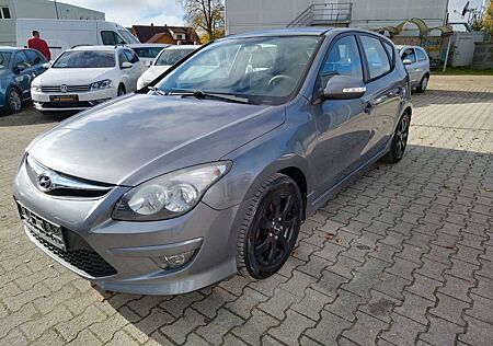 Hyundai i30 +1.HAND+TÜV/NEU+KLIMAAUTOMATIK+TEMPOMAT+PDC