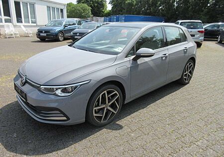 VW Golf Volkswagen Style 1.4 eHybrid DSG NAVI AHK PANO IQ LIGHT KAMER