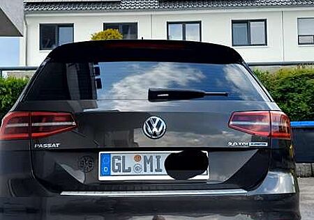 VW Passat Volkswagen 2.0 TDI (BlueMotion Technology) DSG Comfortline