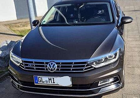 VW Passat Volkswagen 2.0 TDI (BlueMotion Technology) DSG Comfortline