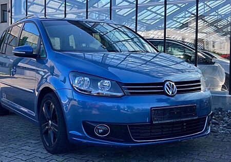 VW Touran Volkswagen Highline 2.0 TDI DSG Navi AHK 17" Alu