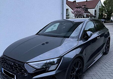 Audi RS3 TFSI Sportback quattro S tronic