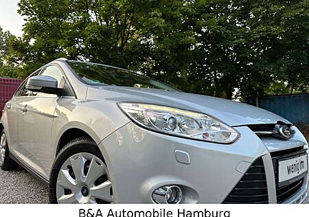 Ford Focus Turnier Titanium 2 Hand+Wenig Km+Scheckhef