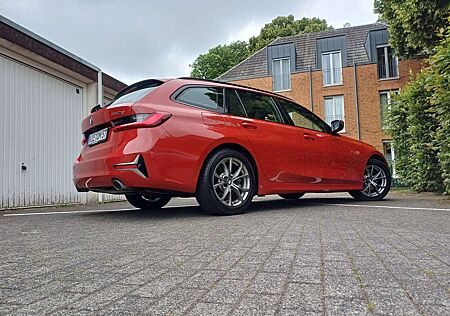 BMW 330d 330 Touring Aut. Luxury Line