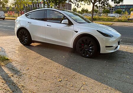 Tesla Model Y Performance Dual Motor AWD