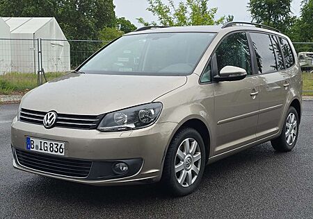 VW Touran Volkswagen 1.6 TDI DPF Comfortline