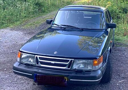 Saab 900 900i