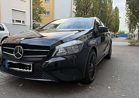 Mercedes-Benz A 180 (BlueEFFICIENCY) Style