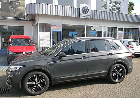 VW Tiguan Volkswagen Elegance 1,5 TSI DSG AHK PANO