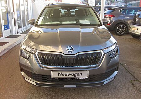Skoda Kamiq 1.0 TSI Selection/AHK/SmartL.Navi/PDC/Kamera/LED