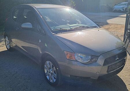 Mitsubishi Colt 3-Türer 1.3 Automatik Motion Plus