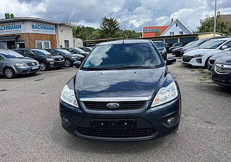 Ford Focus Concept BordComputer Leder Lenkrad AHK