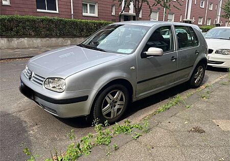 VW Golf Volkswagen 1.6 Automatik Special