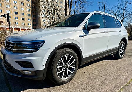 VW Tiguan Allspace Volkswagen *7SITZER*AHZV*DCC*LHZ*FSH*4xSHZ*