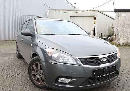 Kia Cee'd Ceed / 1.4 Limousine KLIMA / 5 TRG /