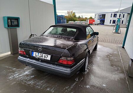 Mercedes-Benz CE 220 E 220 CE Cabrio/Oldtimer/Dach-Neu/Leder/SH/17Zoll
