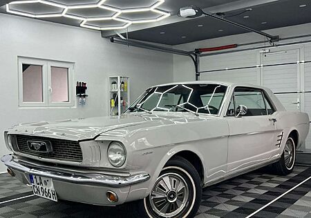 Ford Mustang V6/RESTAURIERT/H-ZULASSUNG/ORIGINAL