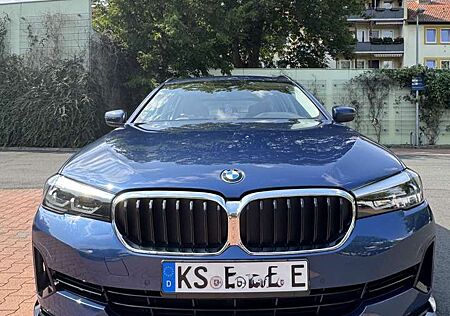 BMW 530e 530 xDrive Touring Aut. Luxury Line