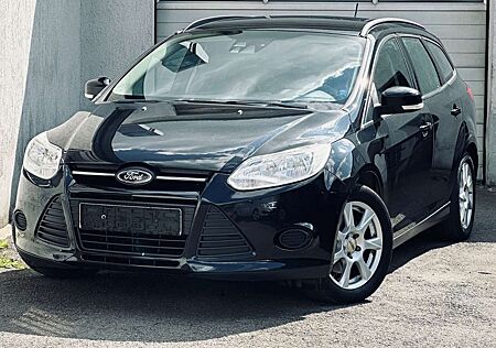 Ford Focus Turnier 1.6 TDCI*SHZ*KLIMA*PDC*AHK*ALU*EU5