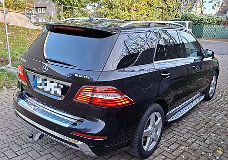 Mercedes-Benz ML 350 AMG BlueTEC 7G-4MATIC