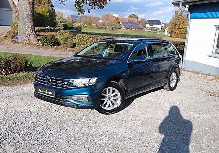 VW Passat Variant Volkswagen Business Navi LED DSG ACC DAB SHZ