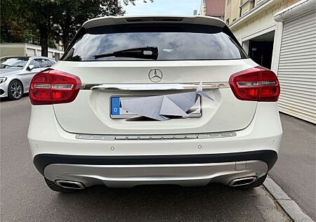 Mercedes-Benz GLA 200 7G-DCT Urban