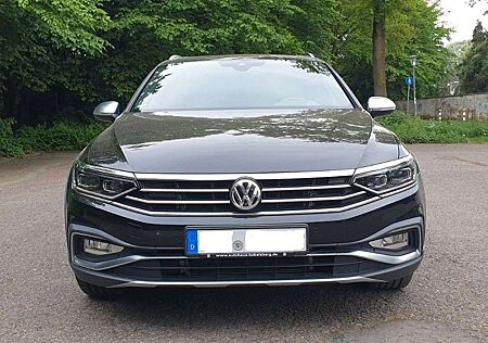 VW Passat Alltrack Volkswagen Passat Variant 2.0 TDI SCR DSG 4Motion Alltrack