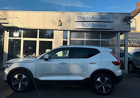 Volvo XC 40 XC40 B3 Core-AHK-Kamera-Modell 2025