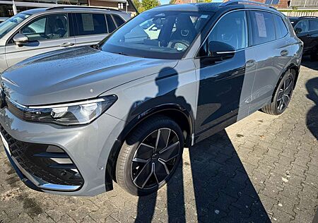 VW Tiguan Volkswagen 1.5 eTSI R-Line AHK Matrix 20Zoll 360° Standh.