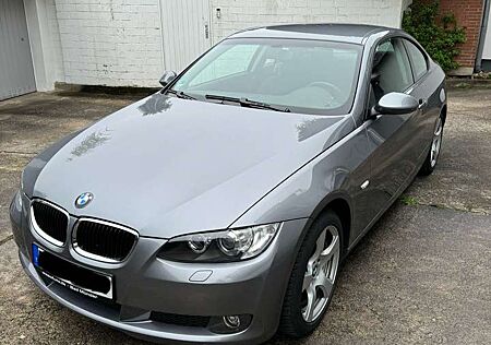 BMW 320i 320 Coupe Aut.