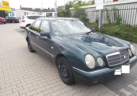 Mercedes-Benz E 230 Elegance org. 64000 km 1-Hand TÜV Neu