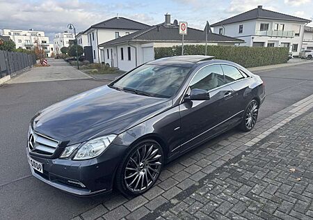 Mercedes-Benz E 250 CGI Coupe BlueEFFICIENCY AutomatikAvantgarde