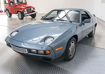 Porsche 928 S