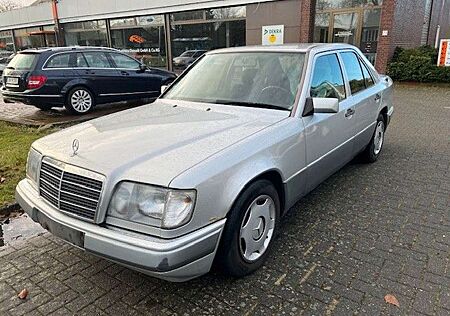 Mercedes-Benz E 200 Limousine 124 Mopf SD / Color