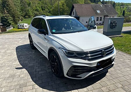 VW Tiguan Allspace Volkswagen 2.0 TDI SCR 4Motion DSG R-Line