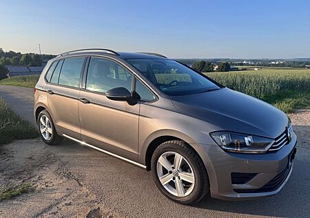 VW Golf Sportsvan Volkswagen Golf VII Sportsvan 1.2 TSI (BlueMotion Technology)