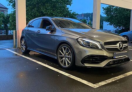 Mercedes-Benz A 45 AMG 4Matic Speedshift 7G-DCT