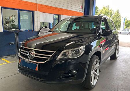 VW Tiguan Volkswagen Team 4Motion*DSG*Bi-Xen.*SHZ*PDC*TMP*EU5