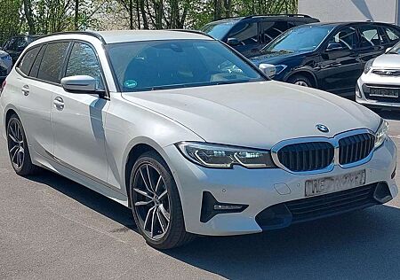 BMW 330 e Touring Sport Line *HUD*AMBIENTE*LED*NAVI*