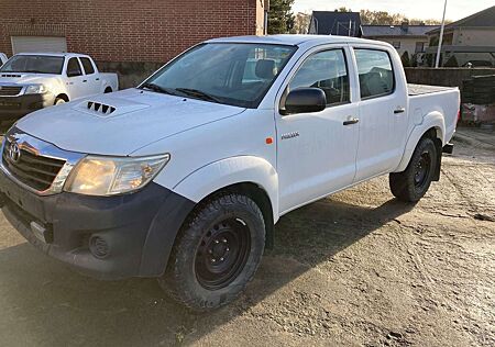 Toyota Hilux Double Cab,AC,4x4,nettoexp:14200€