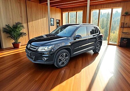 VW Tiguan Volkswagen Sport & Style 4Motion,Leder,Navi,Pano,RFK