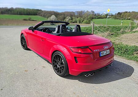 Audi TTS Roadster TFSI quattro S tronic
