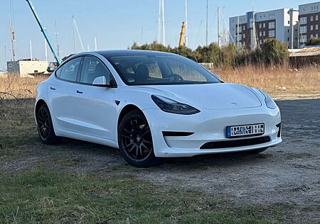 Tesla Model 3 SR+ mit Wärmepumpe 1. Hand