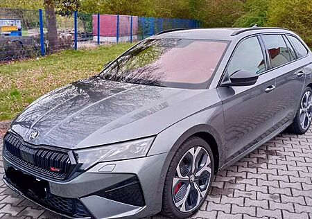 Skoda Octavia Combi 2.0 TSI RS Canton DCC AHK Navi