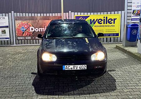 VW Golf Volkswagen 4 Tiefgelegt mit Sportauspuff