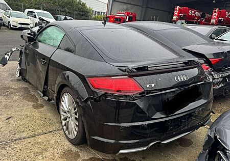 Audi TT 2.0 TFSI*QUATTRO*S-LINE+*S-TRONIC*TTS-SITZE